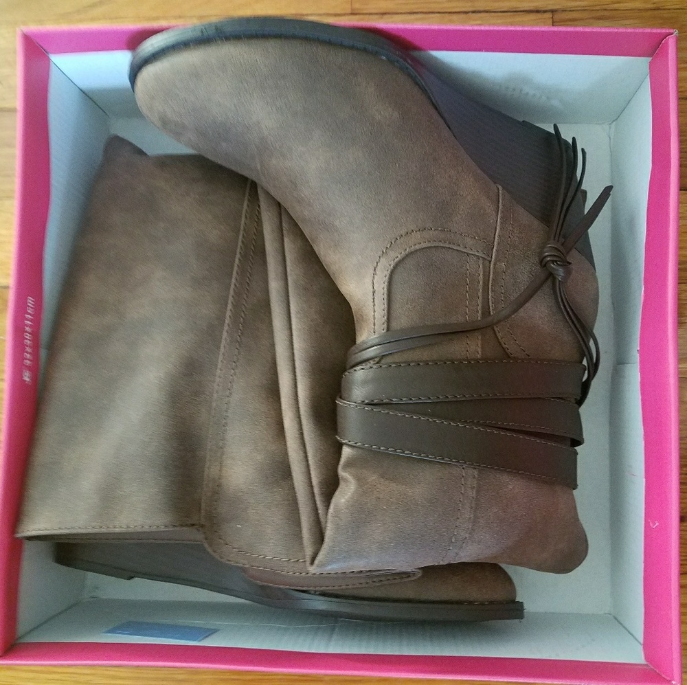 Dark brown wedged boots